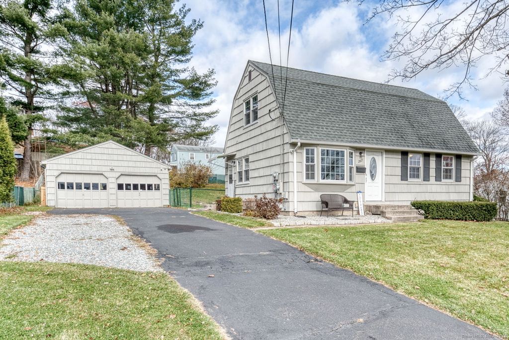 Photo of 267 Reed Avenue, Windsor Locks, CT 06096 (MLS # 24134627)