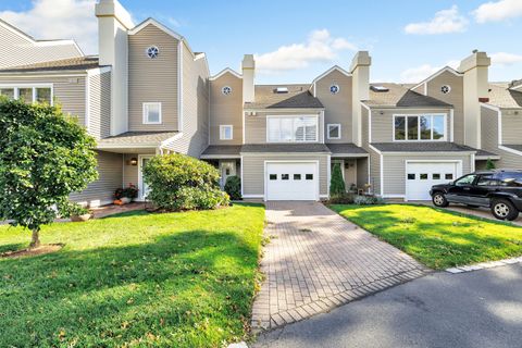 Photo of 32 Harbour View Place #32, Stratford, CT 06615 (MLS # 24134778)