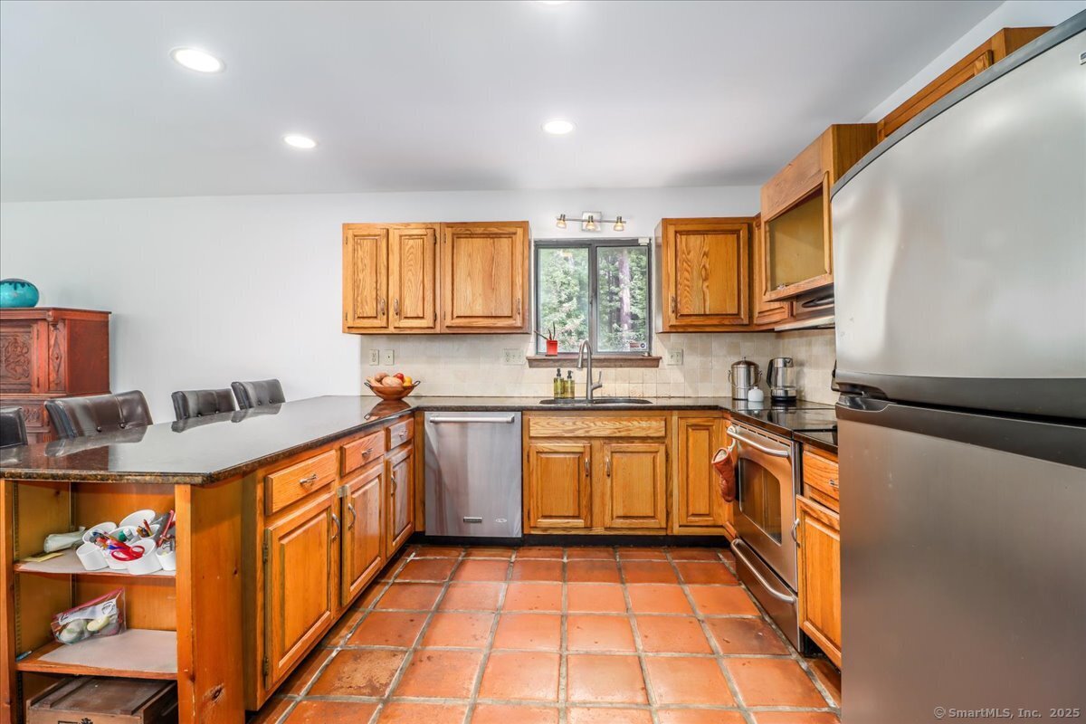 6 Kristy Drive, Bethel, Connecticut image 7
