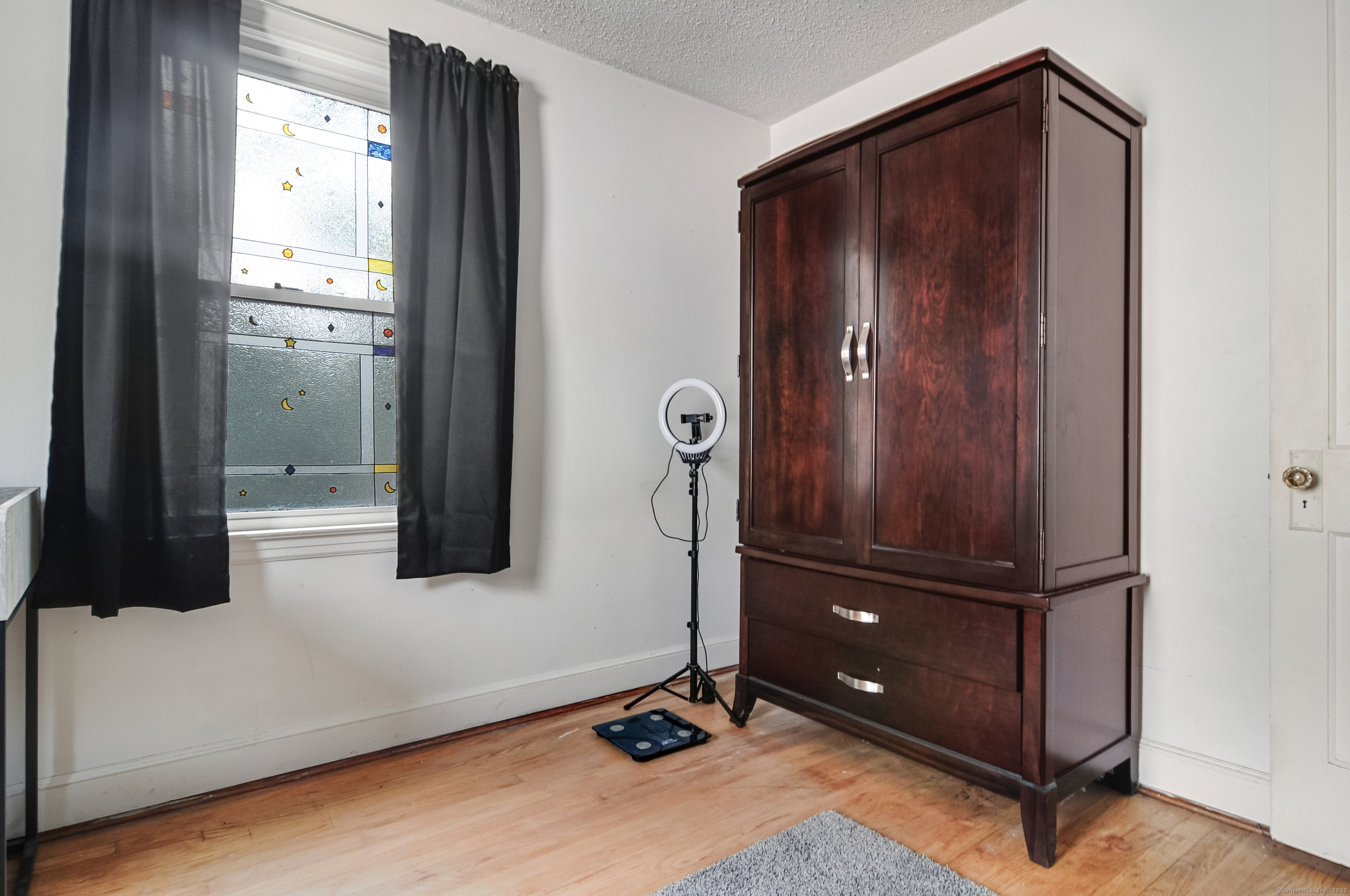 Manchester, Connecticut 06040, United States, 2 Bedrooms Bedrooms, ,1 BathroomBathrooms,Residential,Active,204075