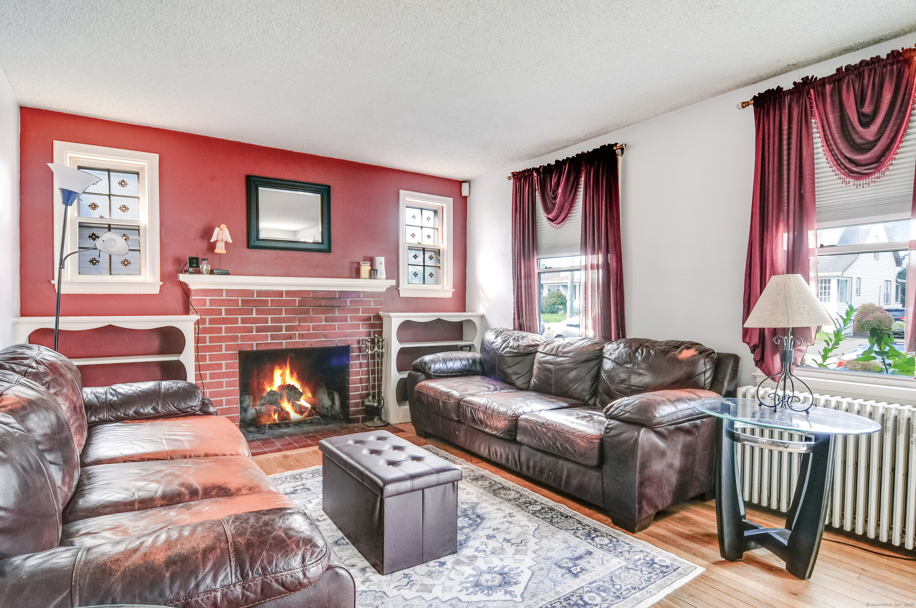 Manchester, Connecticut 06040, United States, 2 Bedrooms Bedrooms, ,1 BathroomBathrooms,Residential,Active,204075