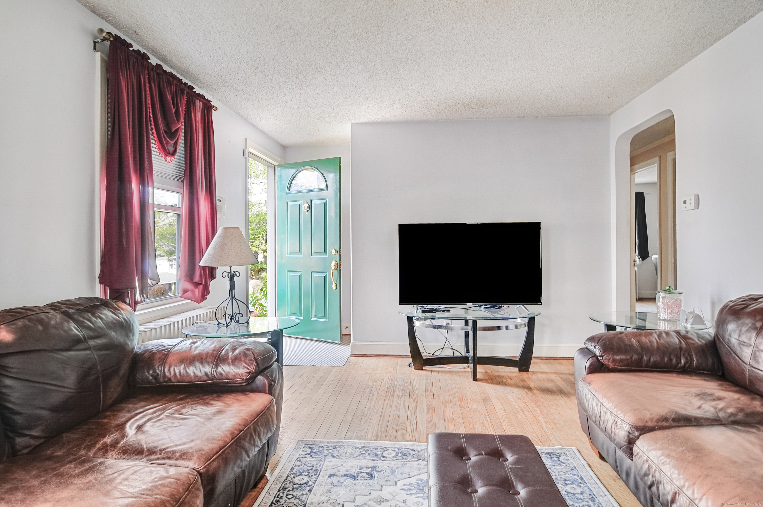 Manchester, Connecticut 06040, United States, 2 Bedrooms Bedrooms, ,1 BathroomBathrooms,Residential,Active,204075