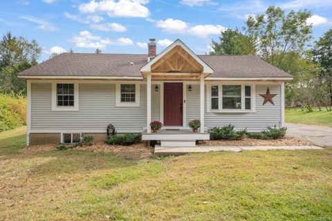 19 Castle Meadow Road Newtown CT 06470