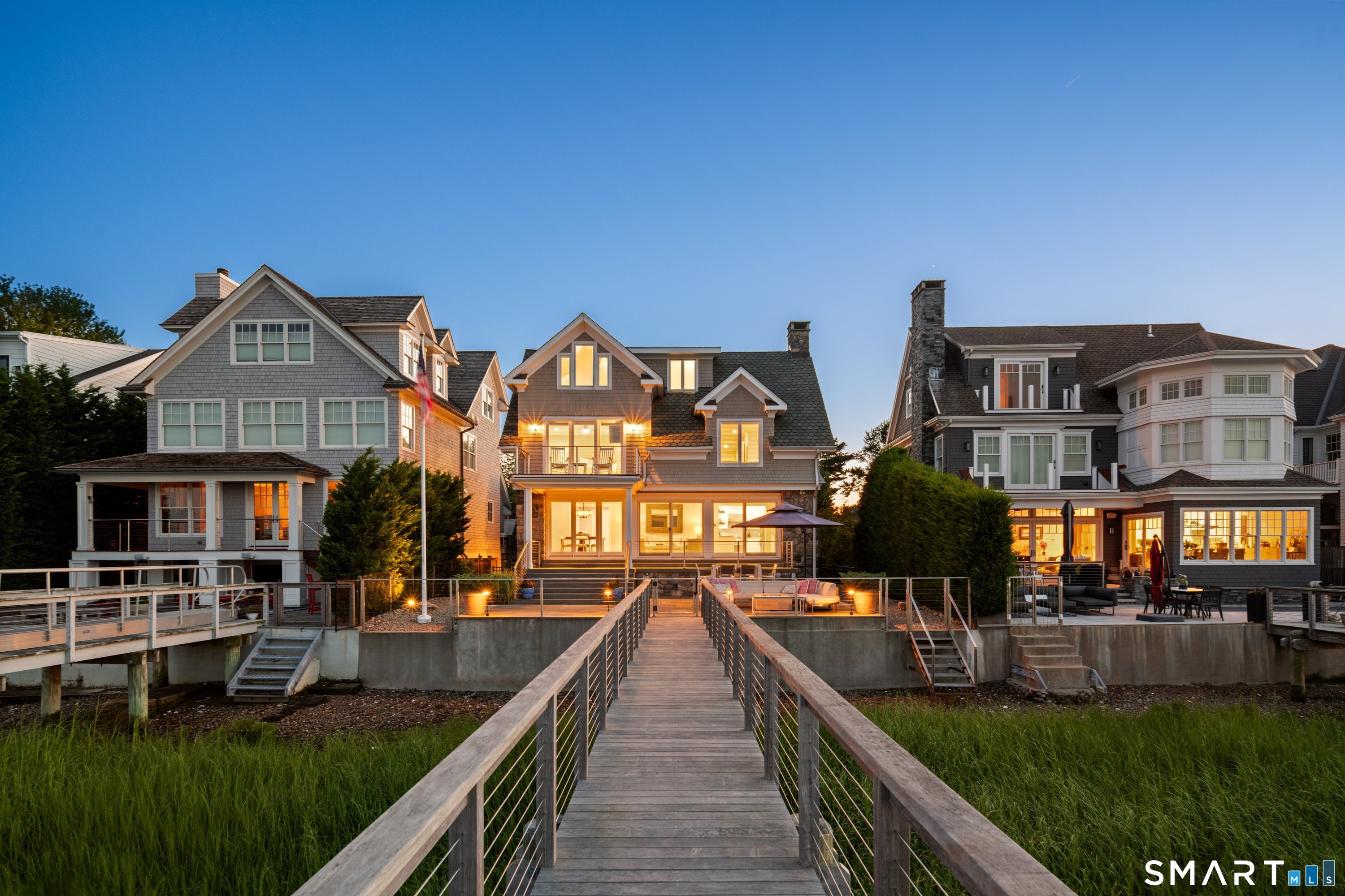 30 Shorefront Park