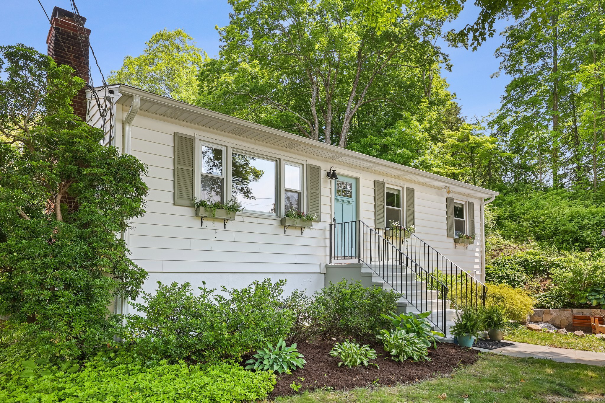 Ramapoo Road, Ridgefield, Connecticut - 3 Bedrooms  
2 Bathrooms  
7 Rooms - 