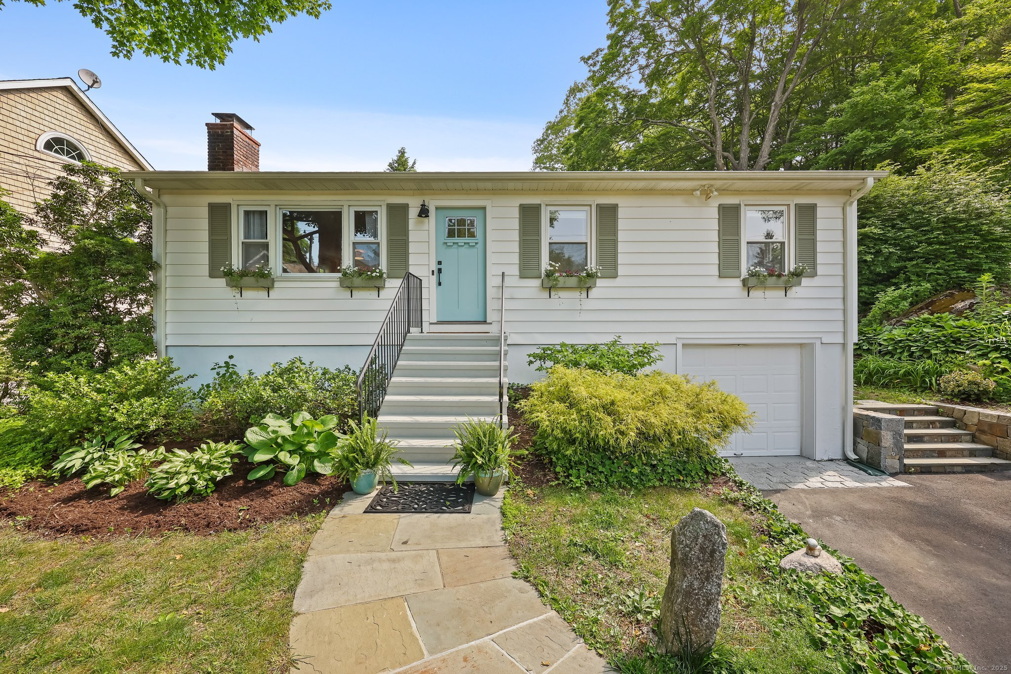 Property for Sale at Ramapoo Road, Ridgefield, Connecticut - Bedrooms: 3 
Bathrooms: 2 
Rooms: 7  - $725,000