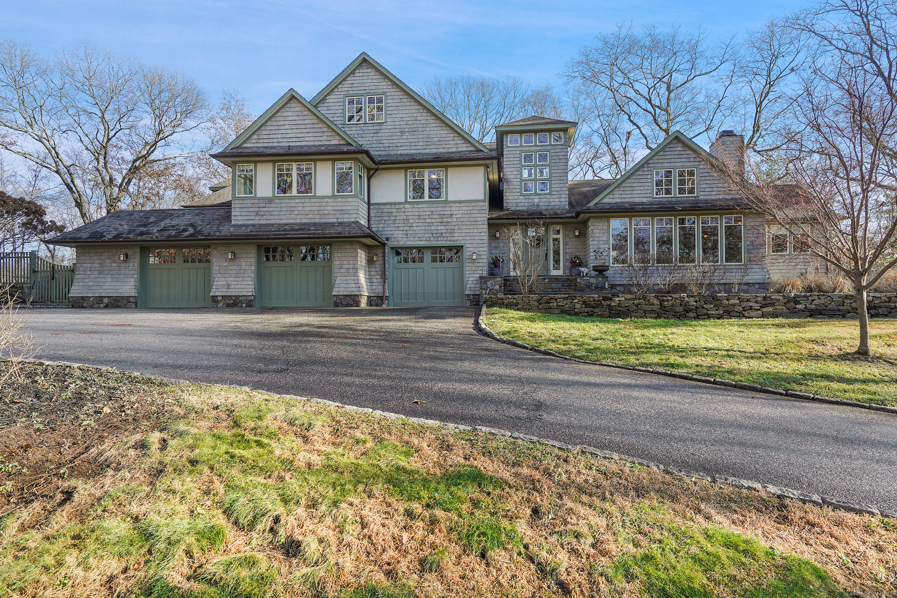 6 Fairview Drive, Westport, Connecticut - 5 Bedrooms  
5 Bathrooms  
11 Rooms - 