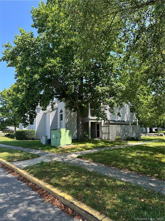 Crown Knoll Court 210, Groton, Connecticut - 1 Bedrooms  
1 Bathrooms  
4 Rooms - 