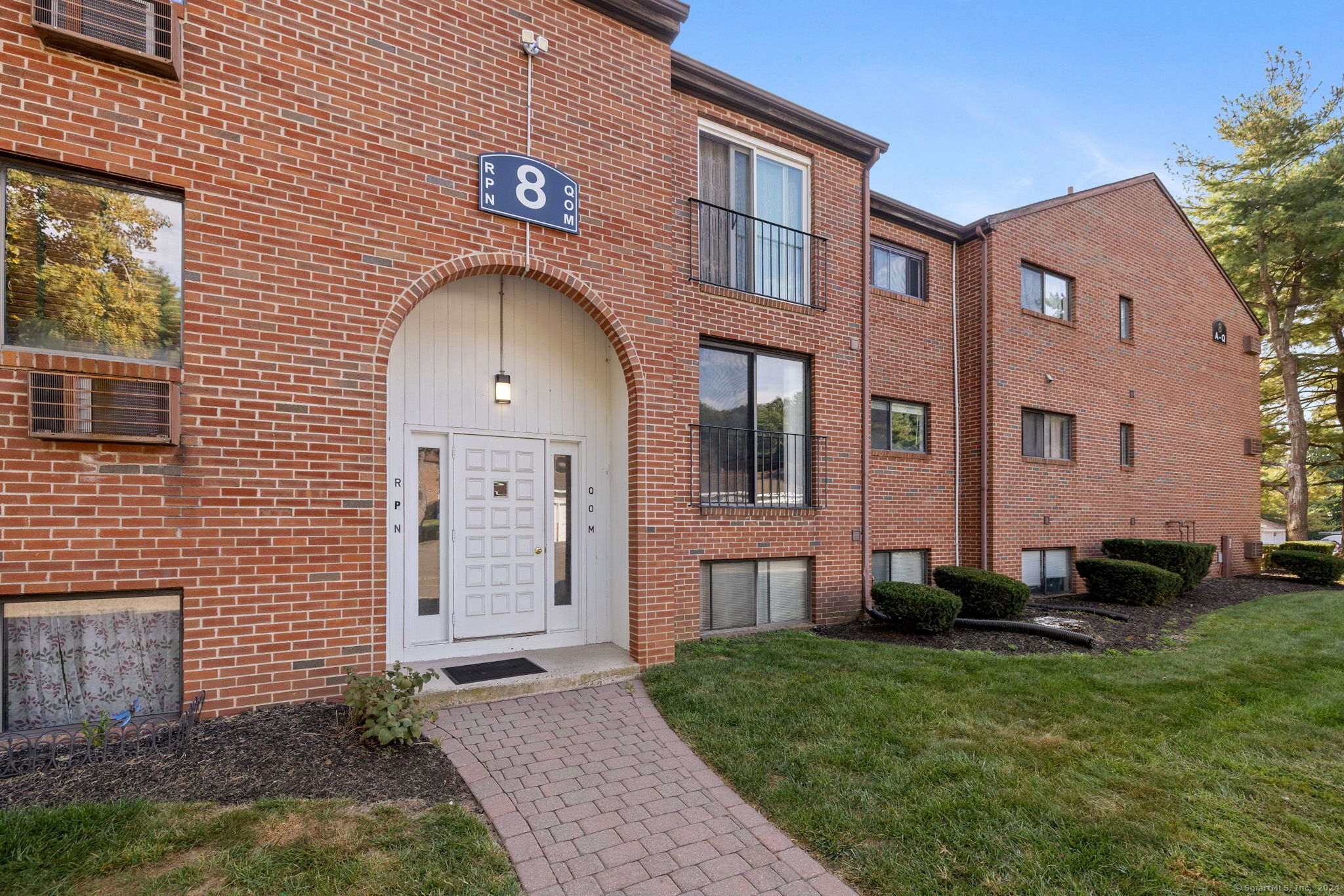 8 Darling Street Apt O, Southington, Connecticut - 1 Bedrooms  
1 Bathrooms  
4 Rooms - 