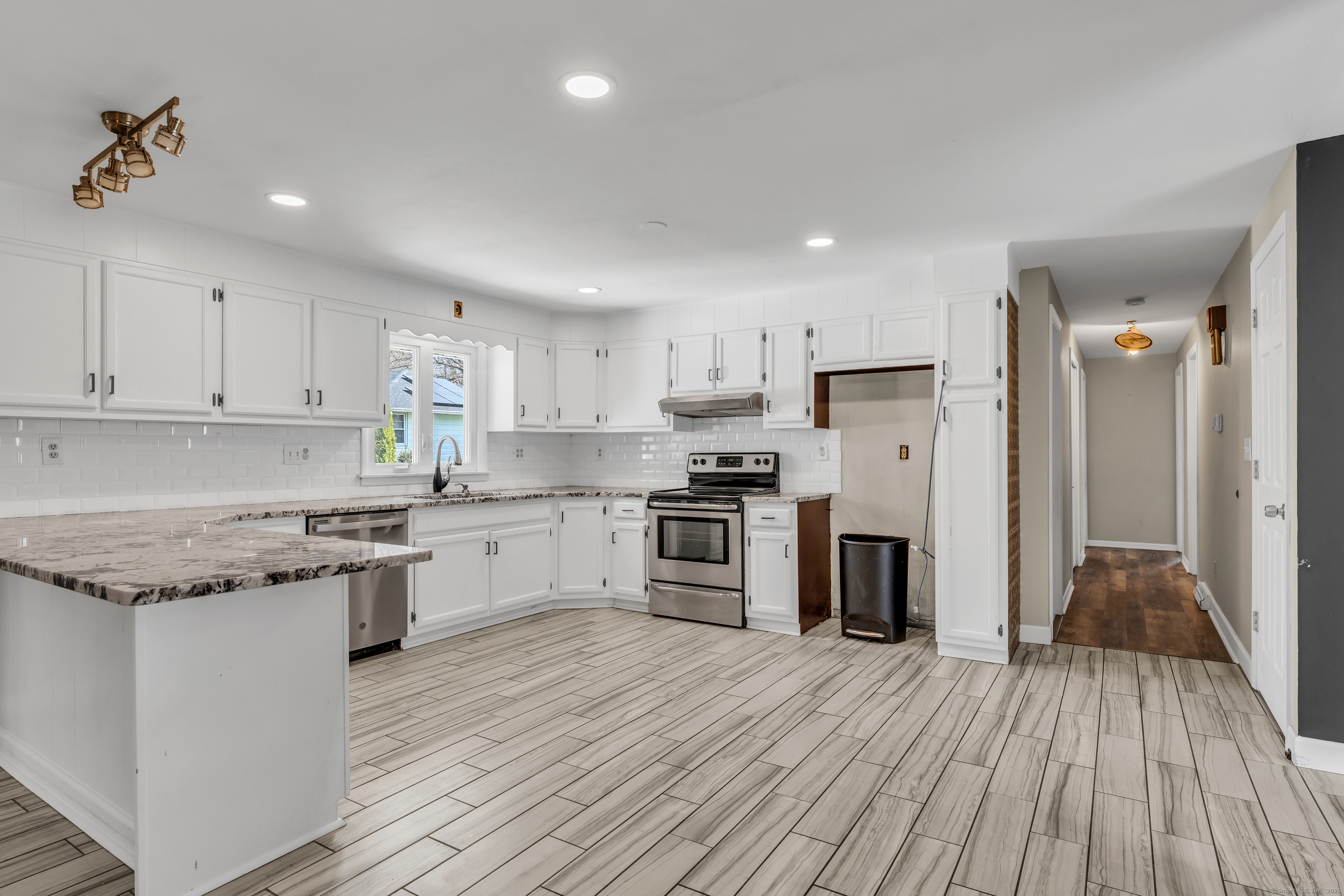 200 Bender Road, Hamden, Connecticut image 9
