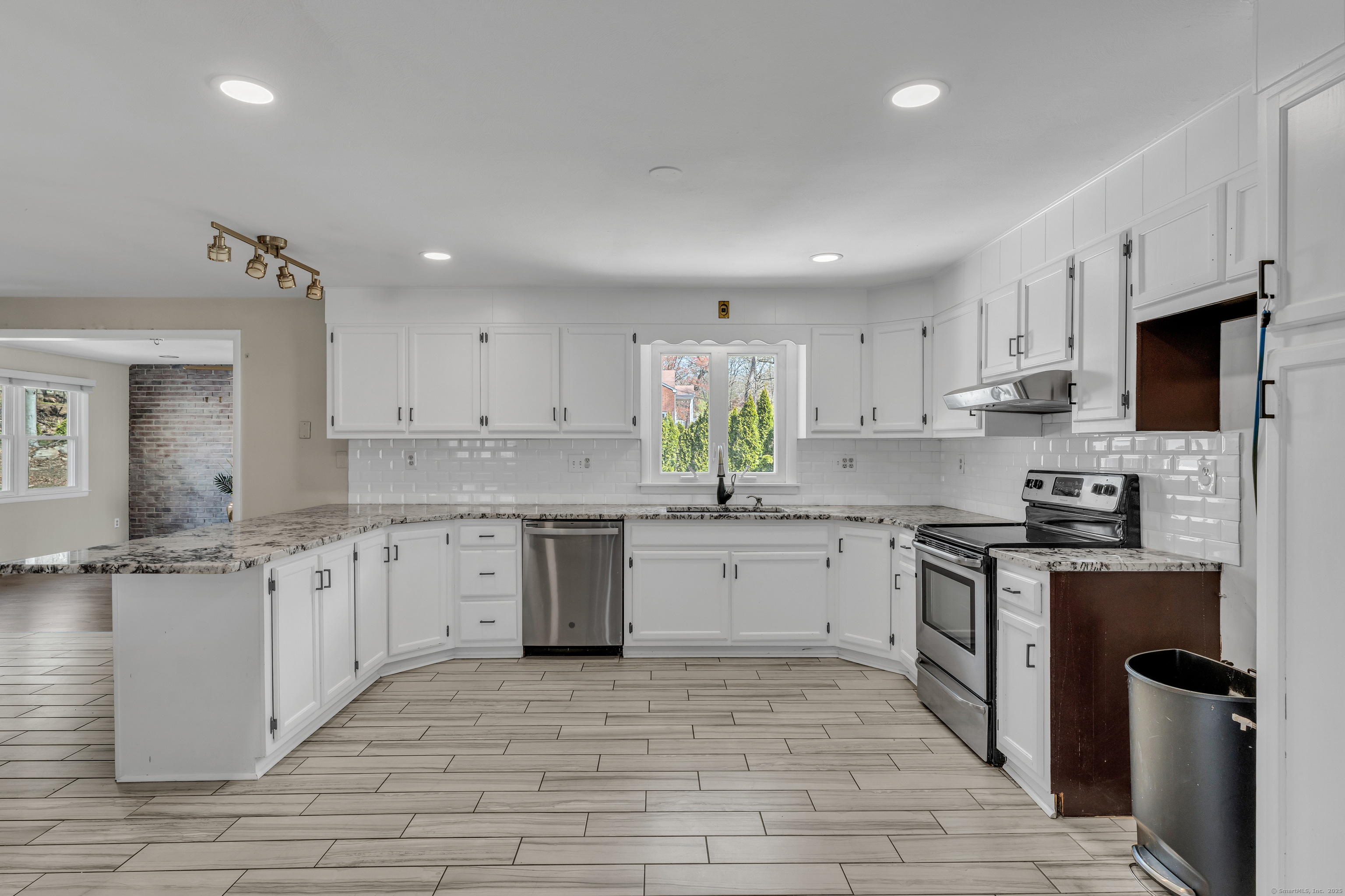 200 Bender Road, Hamden, Connecticut image 12