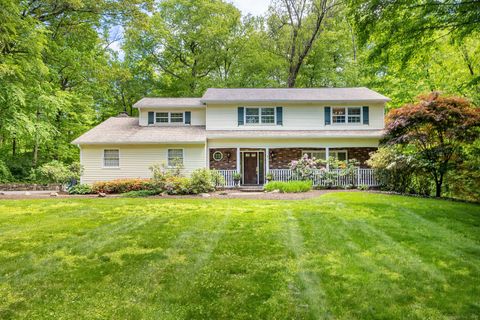 9 Meadowbrook Road New Fairfield CT 06812