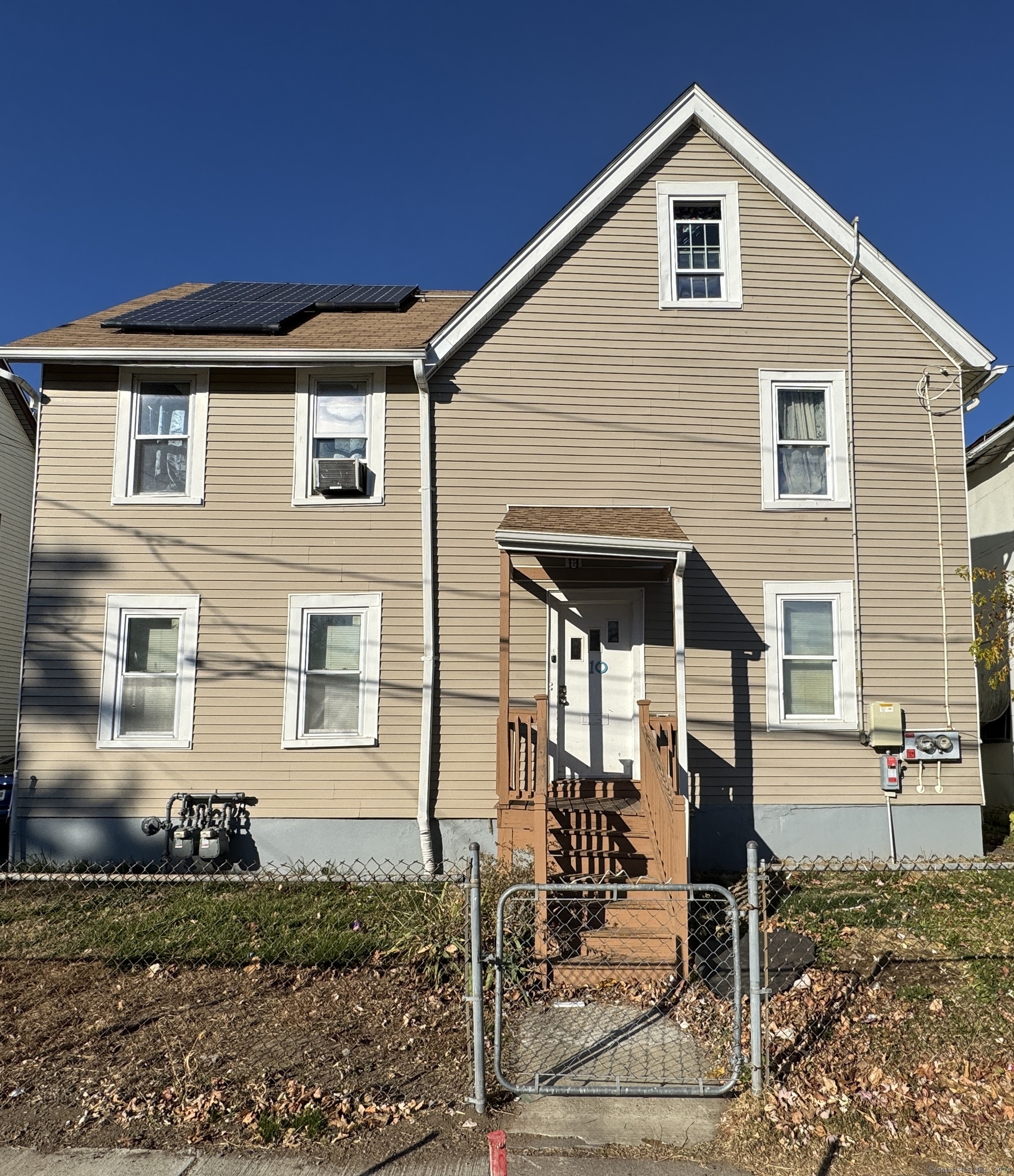 1012 Ashton Street, Hartford, Connecticut - 4 Bedrooms  
2 Bathrooms  
8 Rooms - 