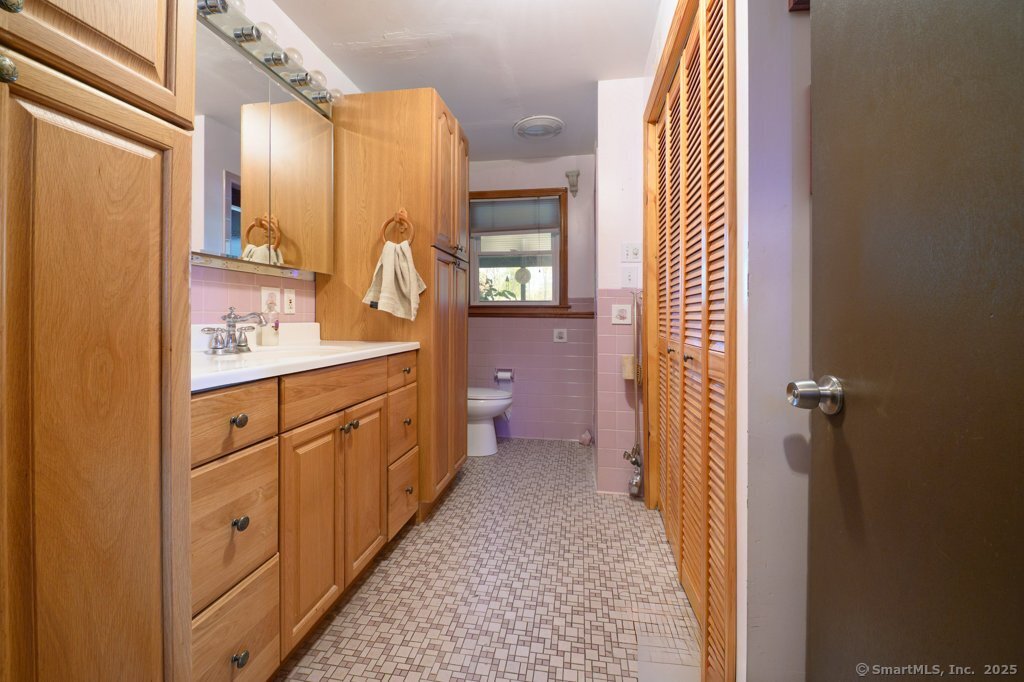 1053 Meriden Avenue, Southington, Connecticut image 30
