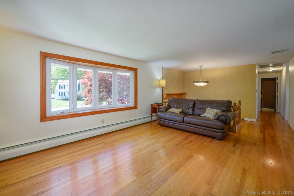 1053 Meriden Avenue, Southington, Connecticut image 13