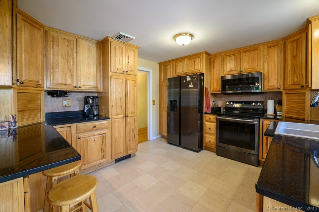 1053 Meriden Avenue, Southington, Connecticut image 16