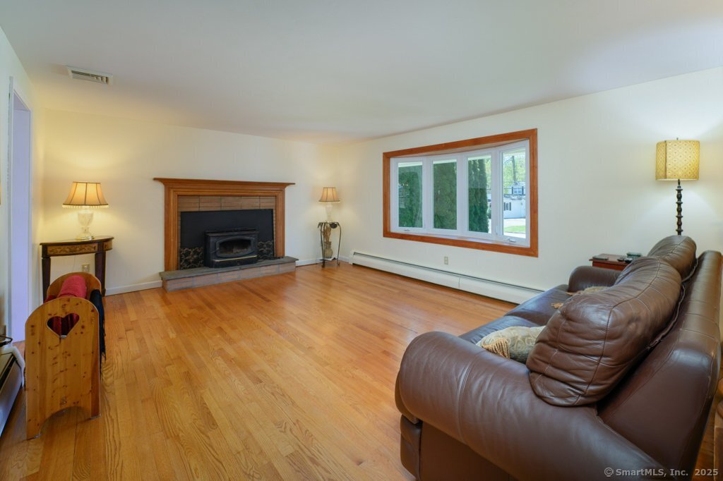 1053 Meriden Avenue, Southington, Connecticut image 11
