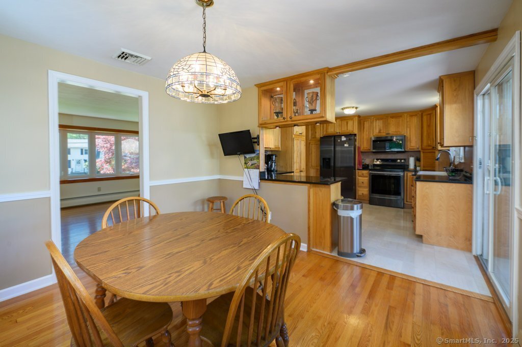 1053 Meriden Avenue, Southington, Connecticut image 15