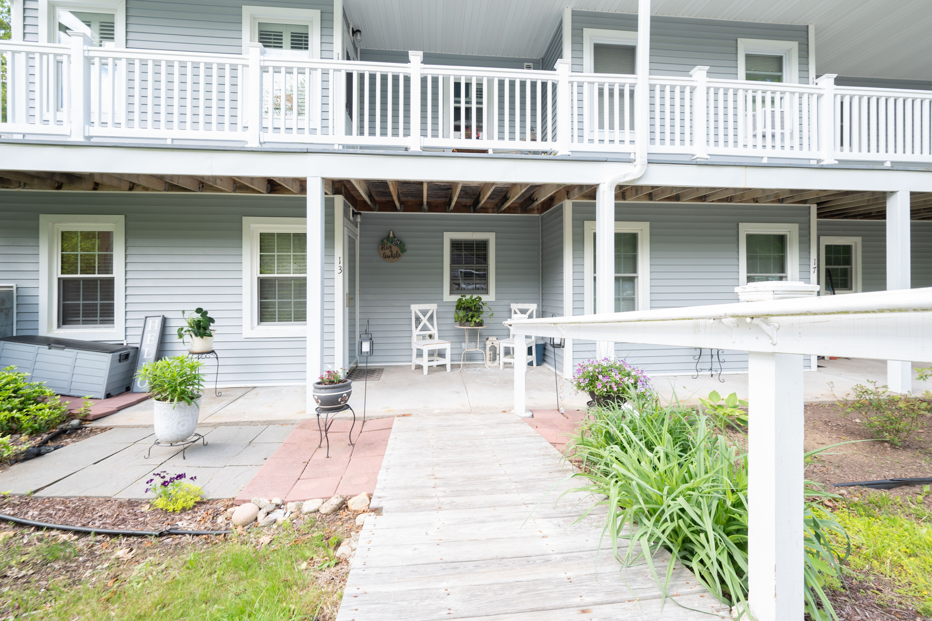 Hidden Knolls Circle 13, Monroe, Connecticut - 1 Bedrooms  
1 Bathrooms  
4 Rooms - 