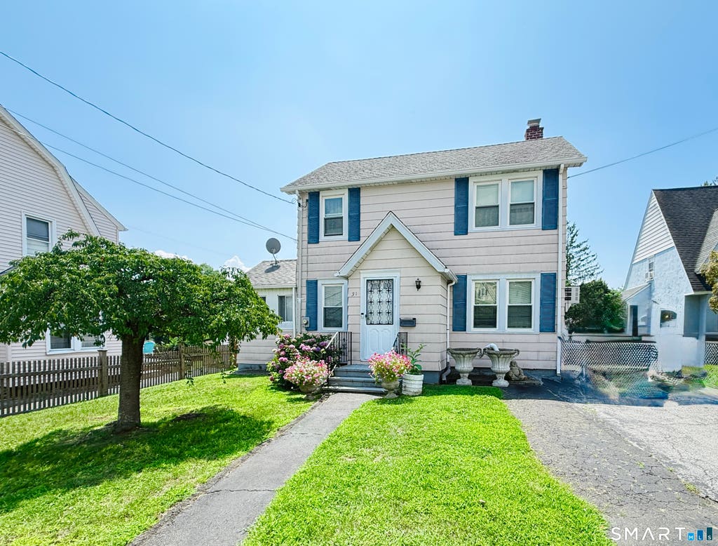 Photo of 31 Hamilton Avenue, Stamford, CT 06902 (MLS # 24198016)