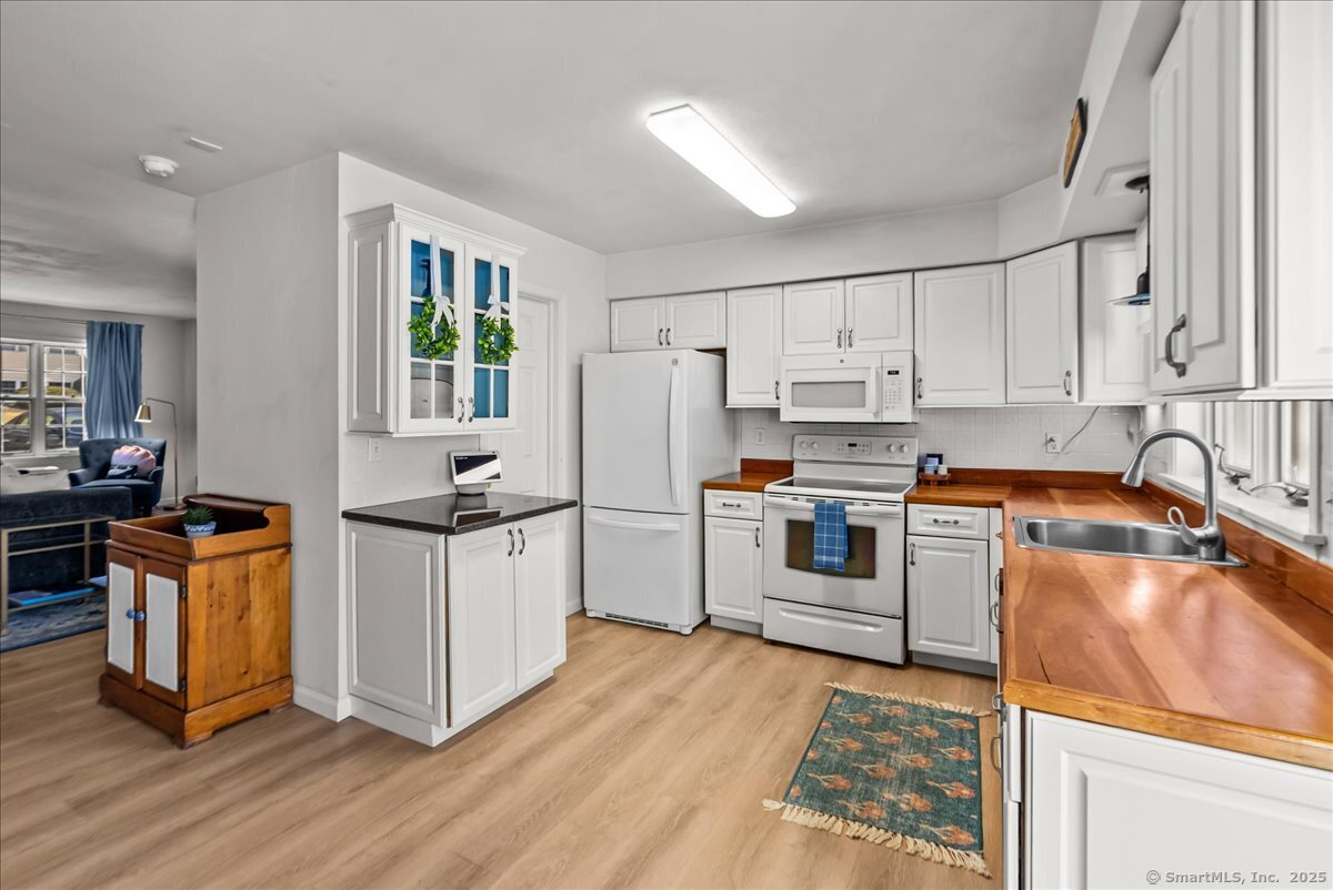 13 Brantwood Drive #13, Madison, Connecticut image 9