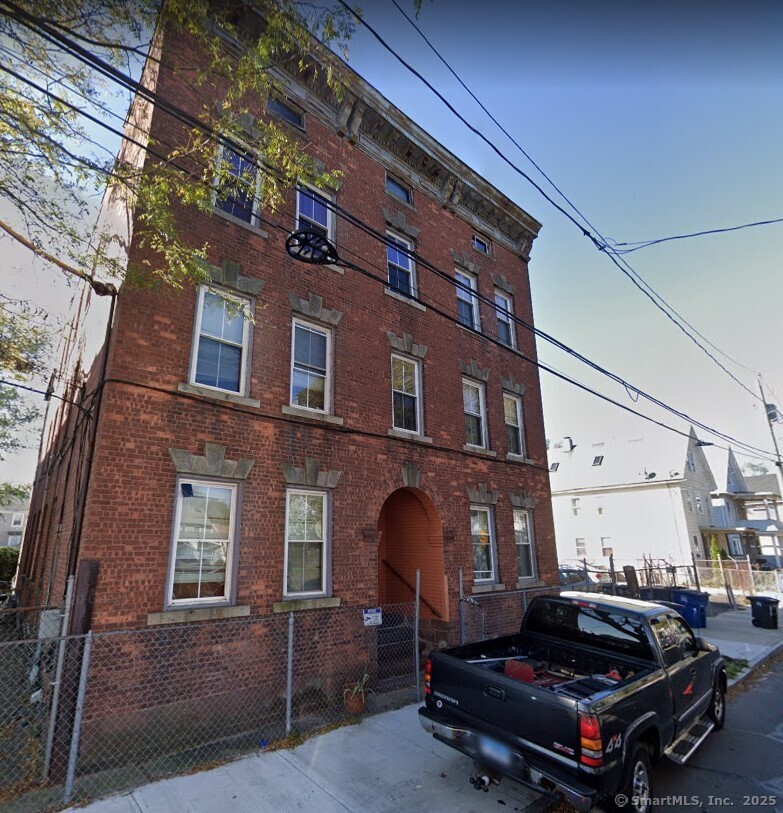 White Street 2R, New Haven, Connecticut - 2 Bedrooms  
1 Bathrooms  
4 Rooms - 