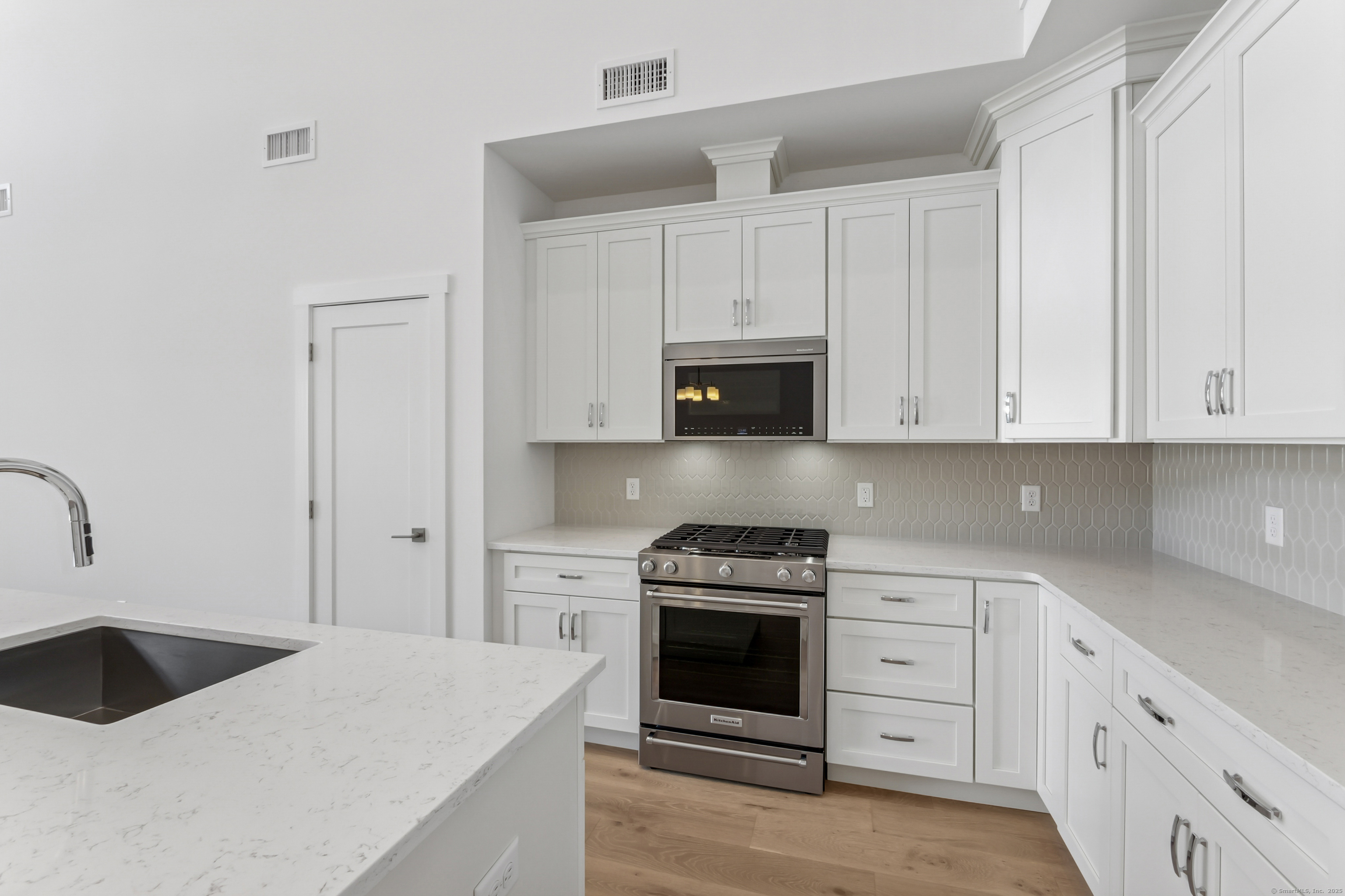 5 Hillcrest Drive #38, Woodbridge, Connecticut image 3