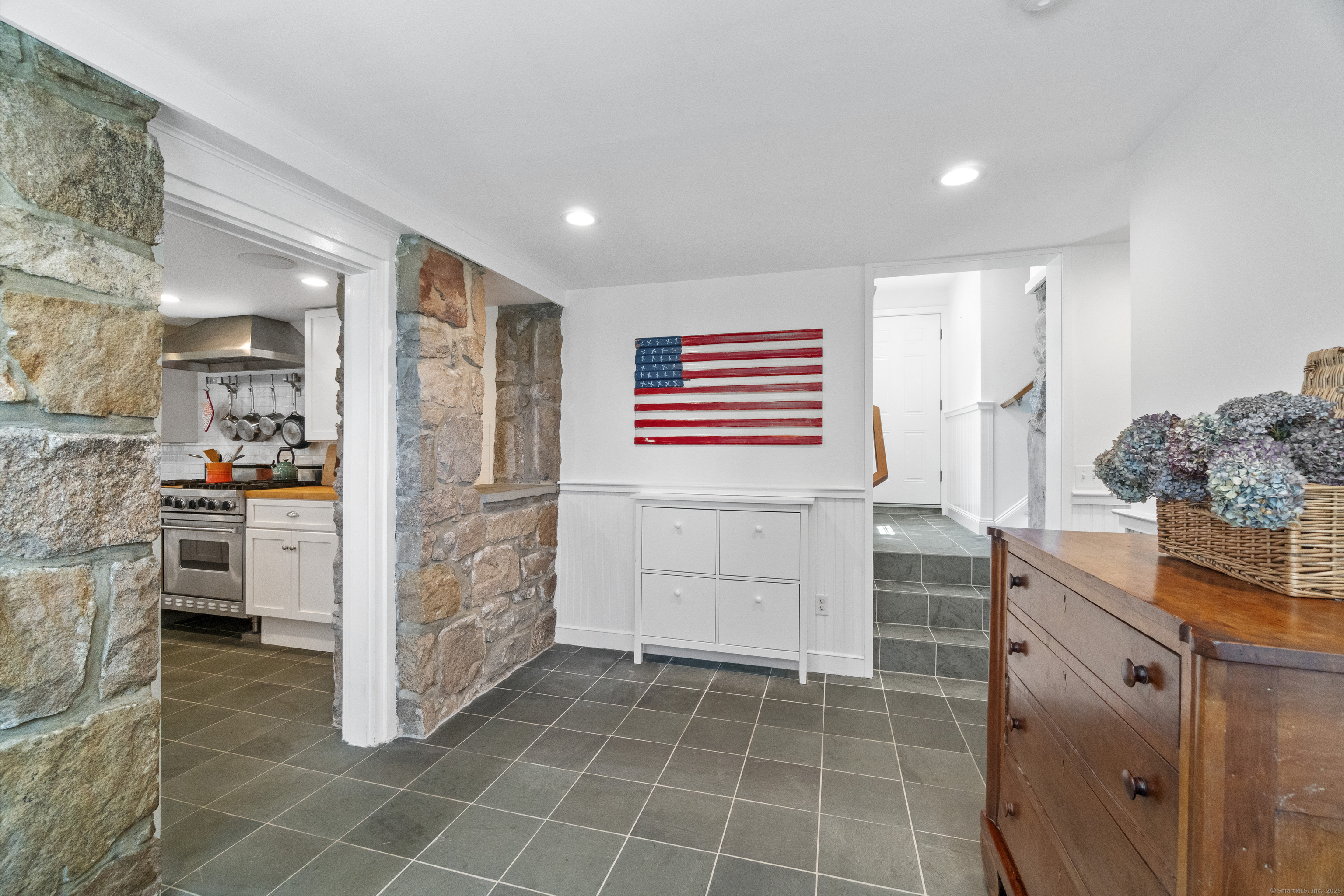 1335 Pequot Trail, Stonington, Connecticut image 10