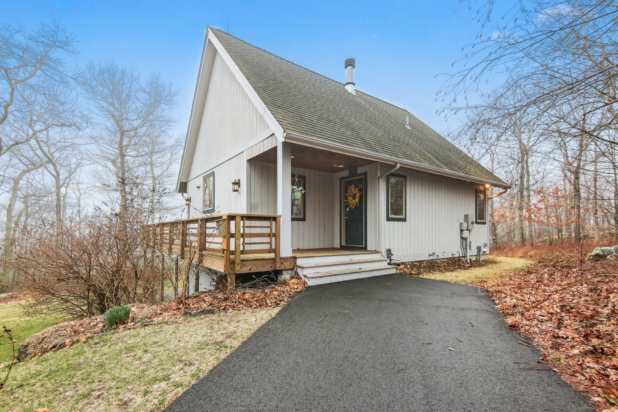 Chesterfield Road, Montville, Connecticut - 3 Bedrooms  
2 Bathrooms  
7 Rooms - 