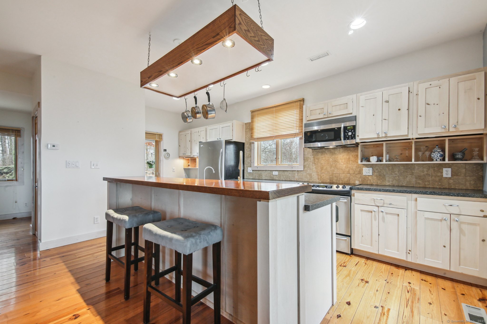 324 Chesterfield Road, Montville, Connecticut image 2