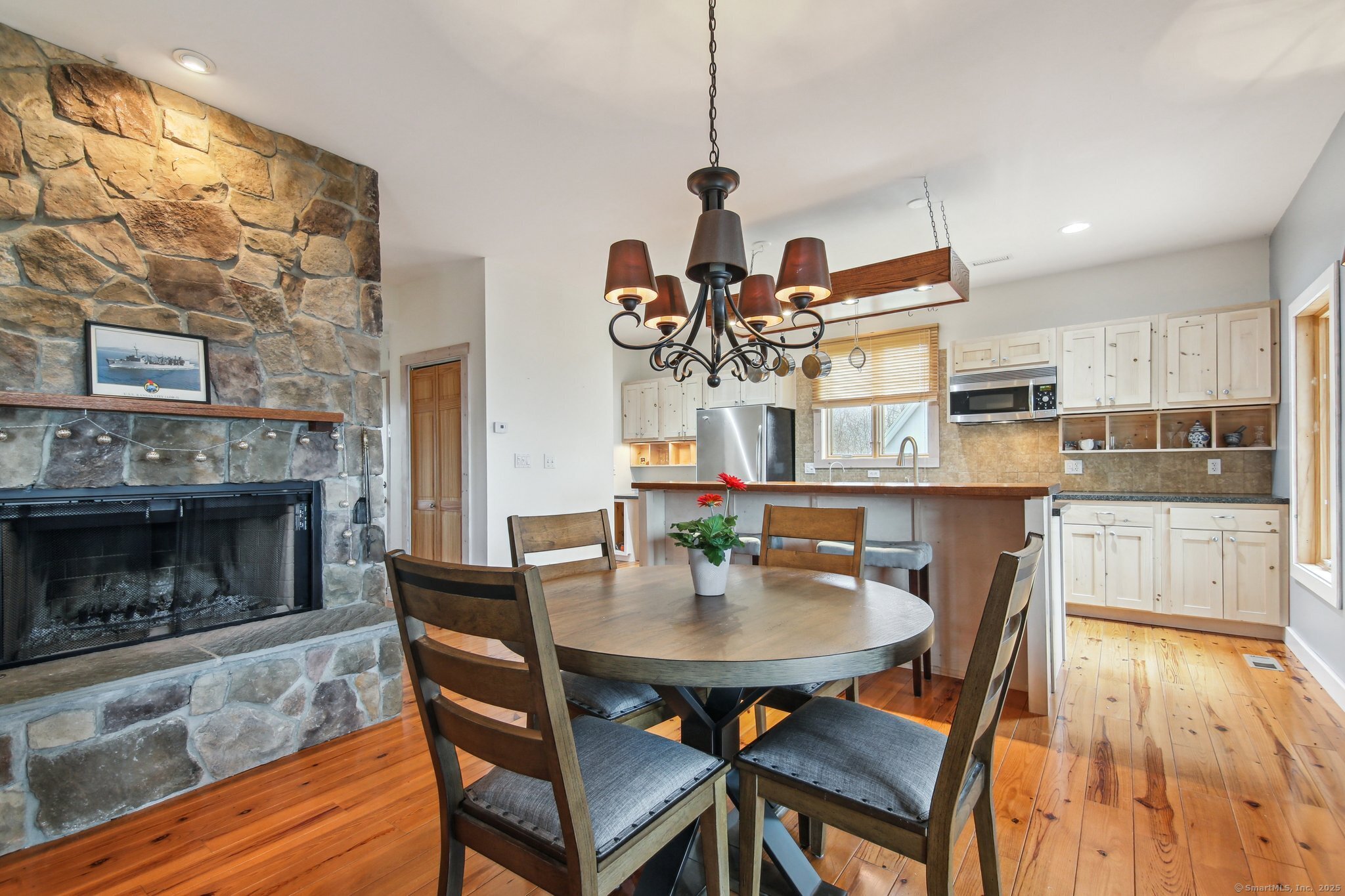 324 Chesterfield Road, Montville, Connecticut image 8
