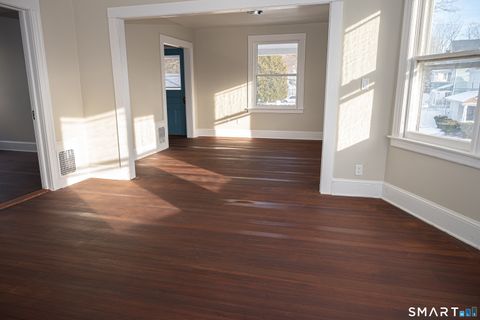 Tiny photo for 20 Roosevelt Street, Manchester, CT 06040 (MLS # 24148019)