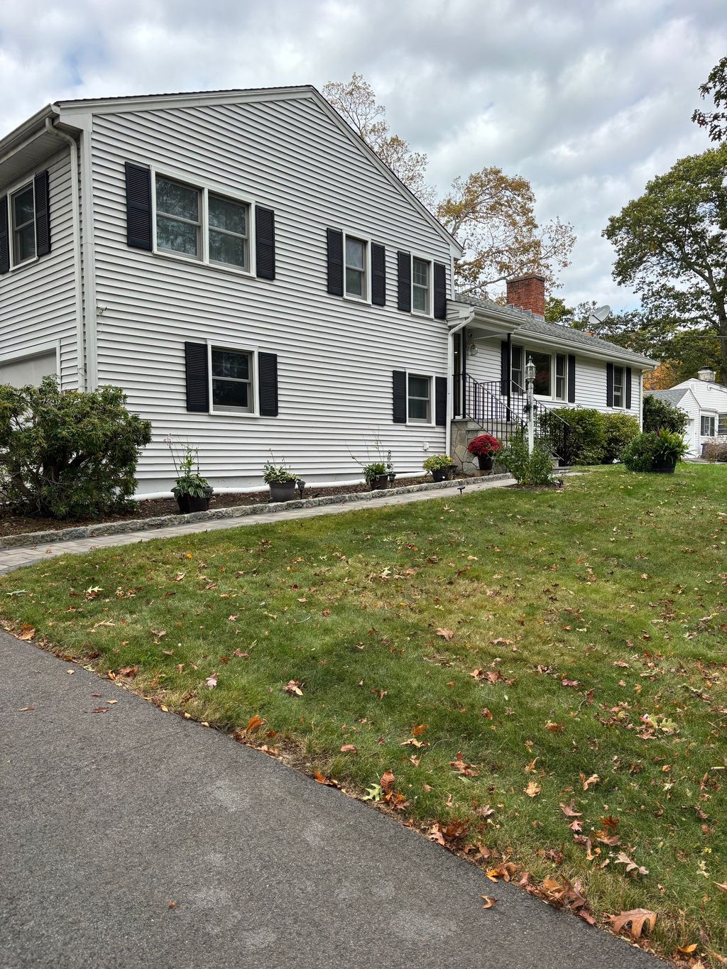 Photo of 846 Beechwood Road, Orange, CT 06477 (MLS # 24134920)