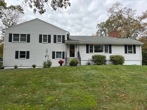 Photo of 846 Beechwood Road, Orange, CT 06477 (MLS # 24134920)