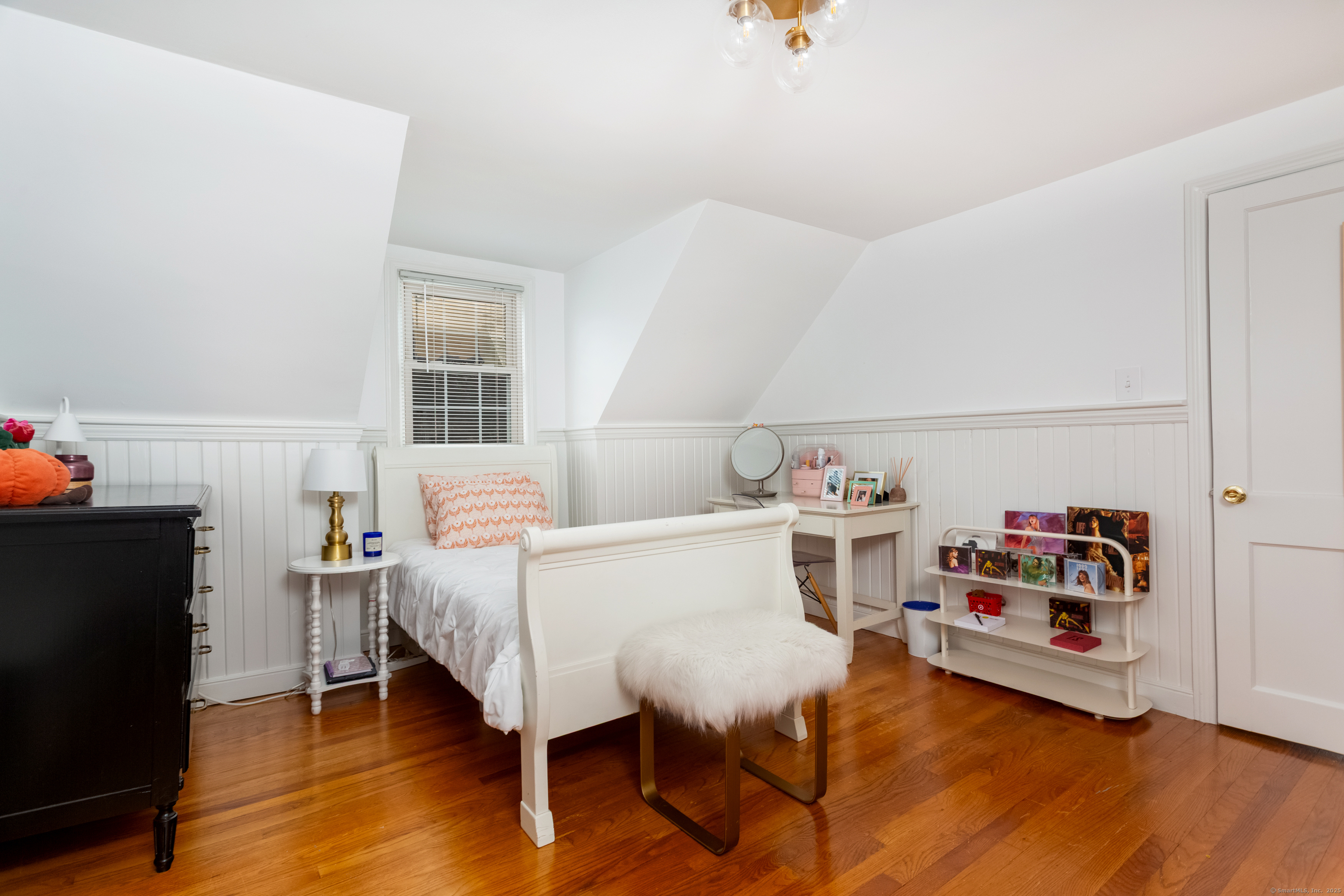 Norwalk, Connecticut 06851, United States, 3 Bedrooms Bedrooms, ,2 BathroomsBathrooms,Residential,Pending,235381