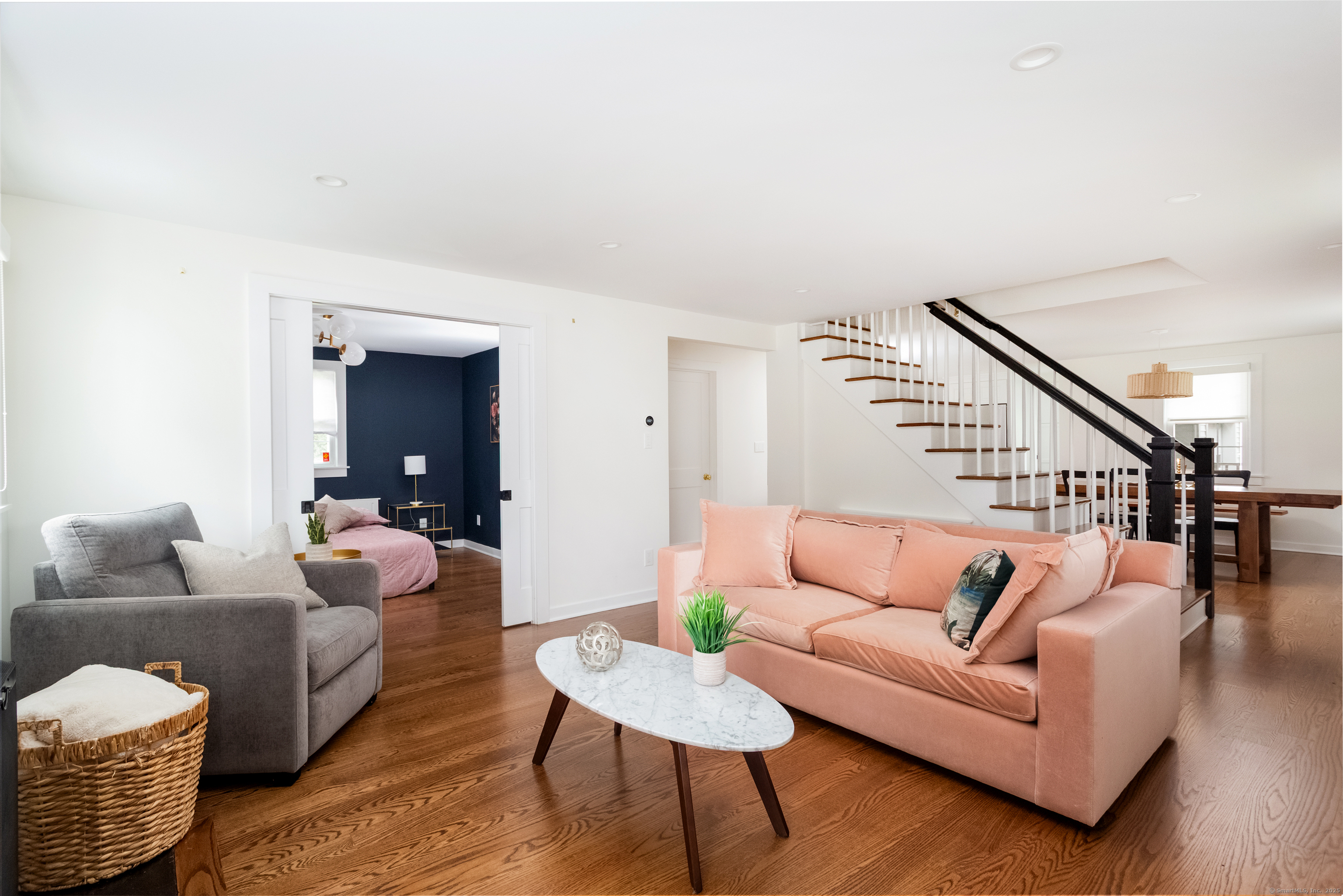 Norwalk, Connecticut 06851, United States, 3 Bedrooms Bedrooms, ,2 BathroomsBathrooms,Residential,Pending,235381