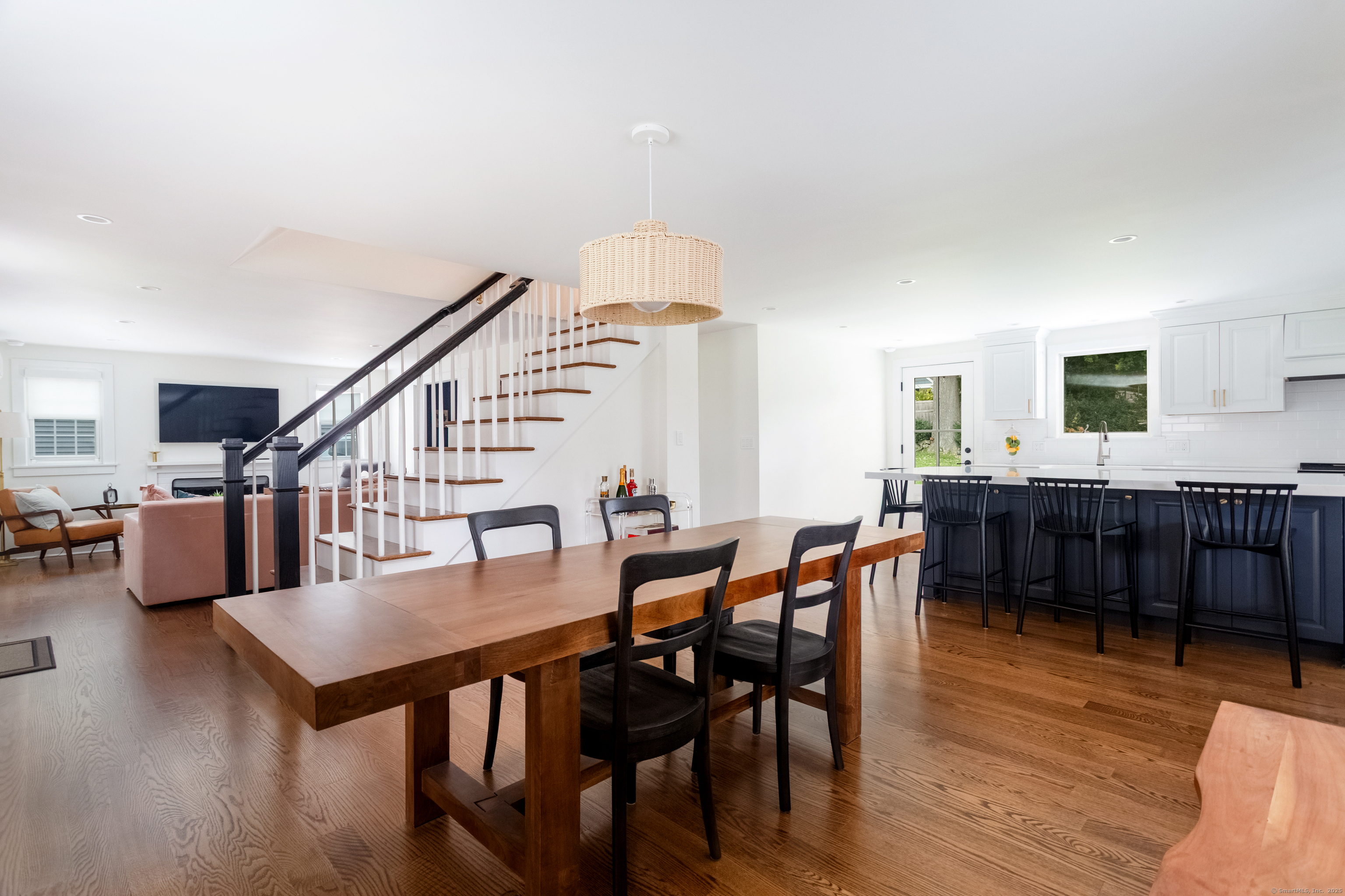 Norwalk, Connecticut 06851, United States, 3 Bedrooms Bedrooms, ,2 BathroomsBathrooms,Residential,Pending,235381