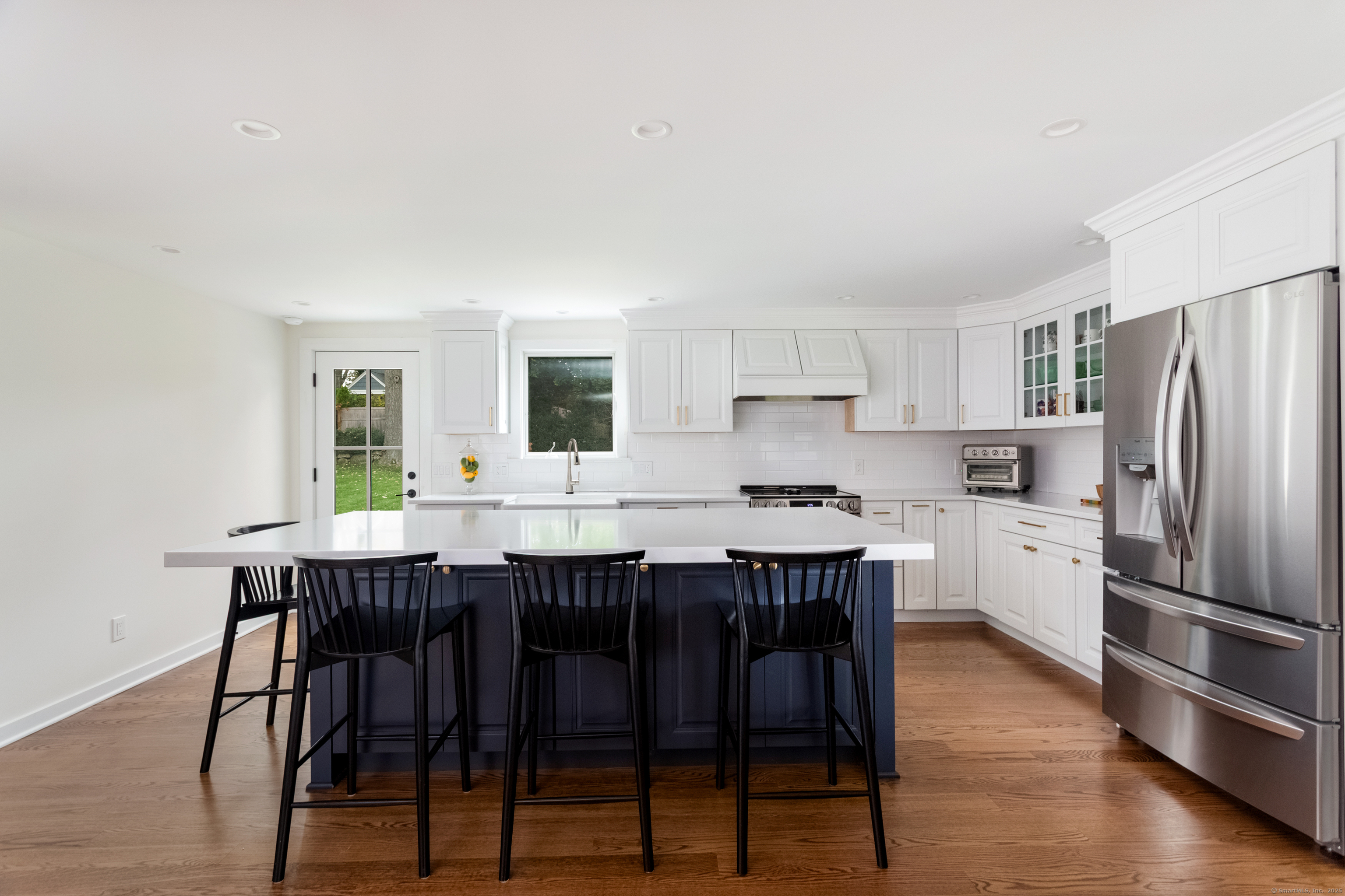 Norwalk, Connecticut 06851, United States, 3 Bedrooms Bedrooms, ,2 BathroomsBathrooms,Residential,Pending,235381