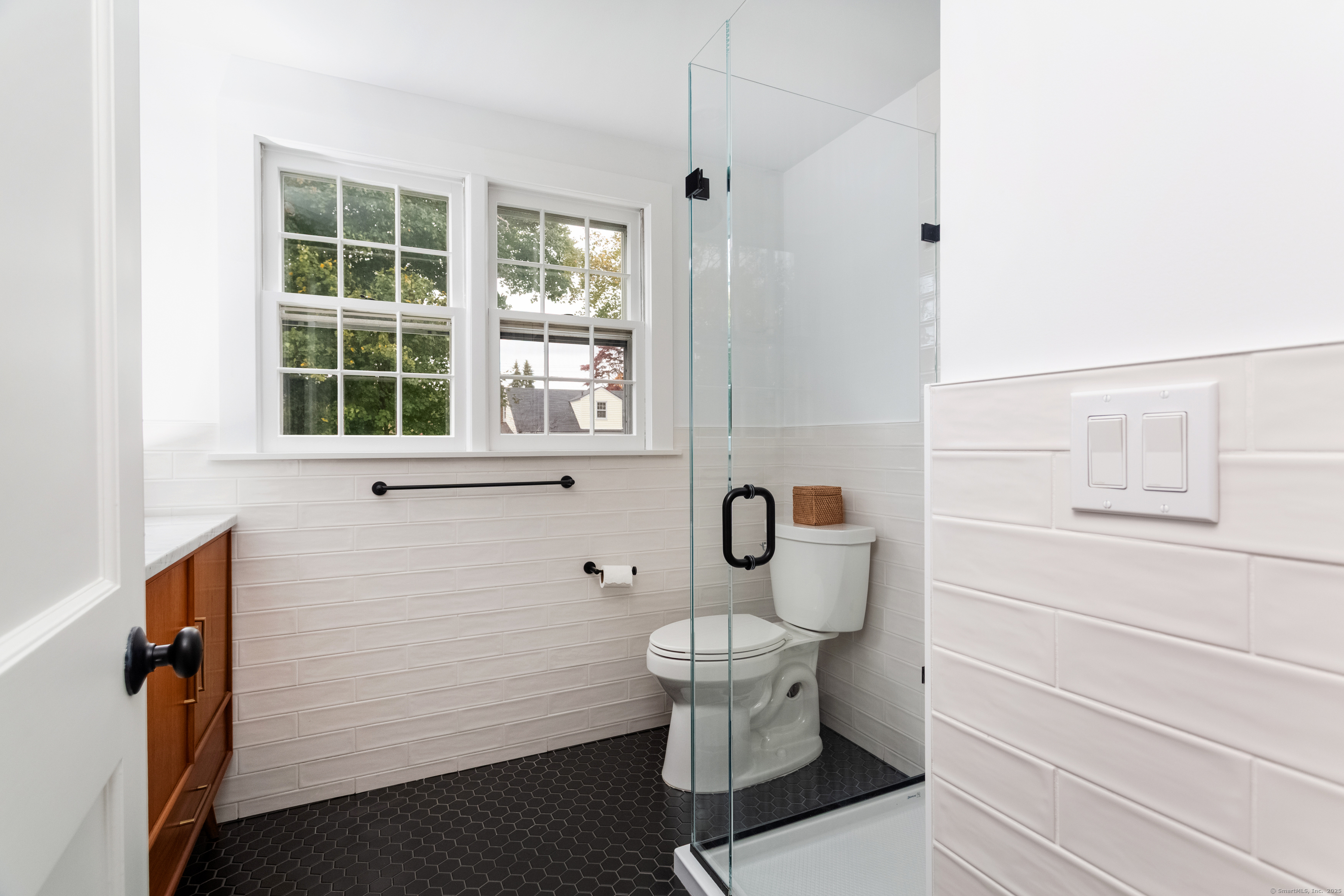 Norwalk, Connecticut 06851, United States, 3 Bedrooms Bedrooms, ,2 BathroomsBathrooms,Residential,Pending,235381