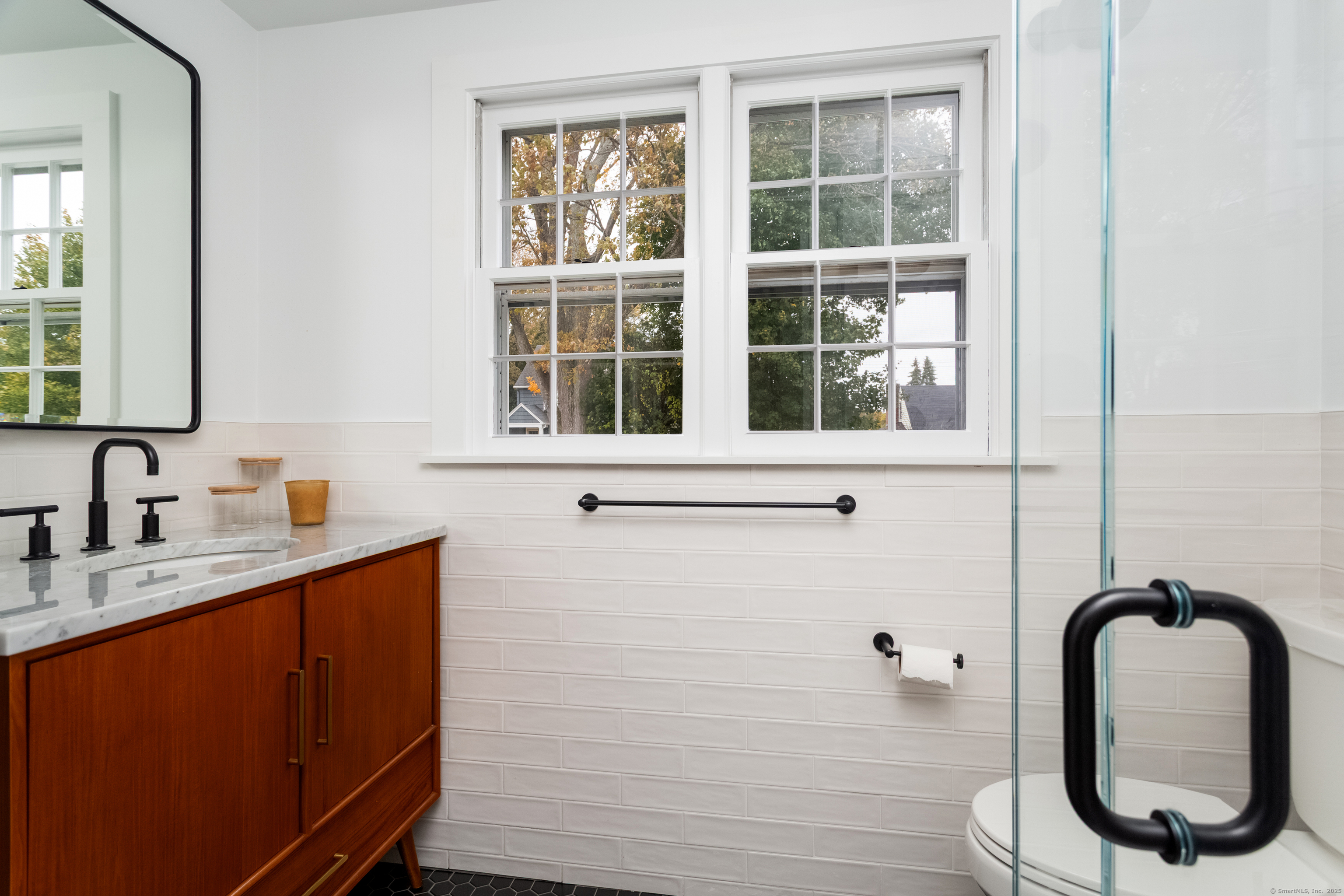 Norwalk, Connecticut 06851, United States, 3 Bedrooms Bedrooms, ,2 BathroomsBathrooms,Residential,Pending,235381