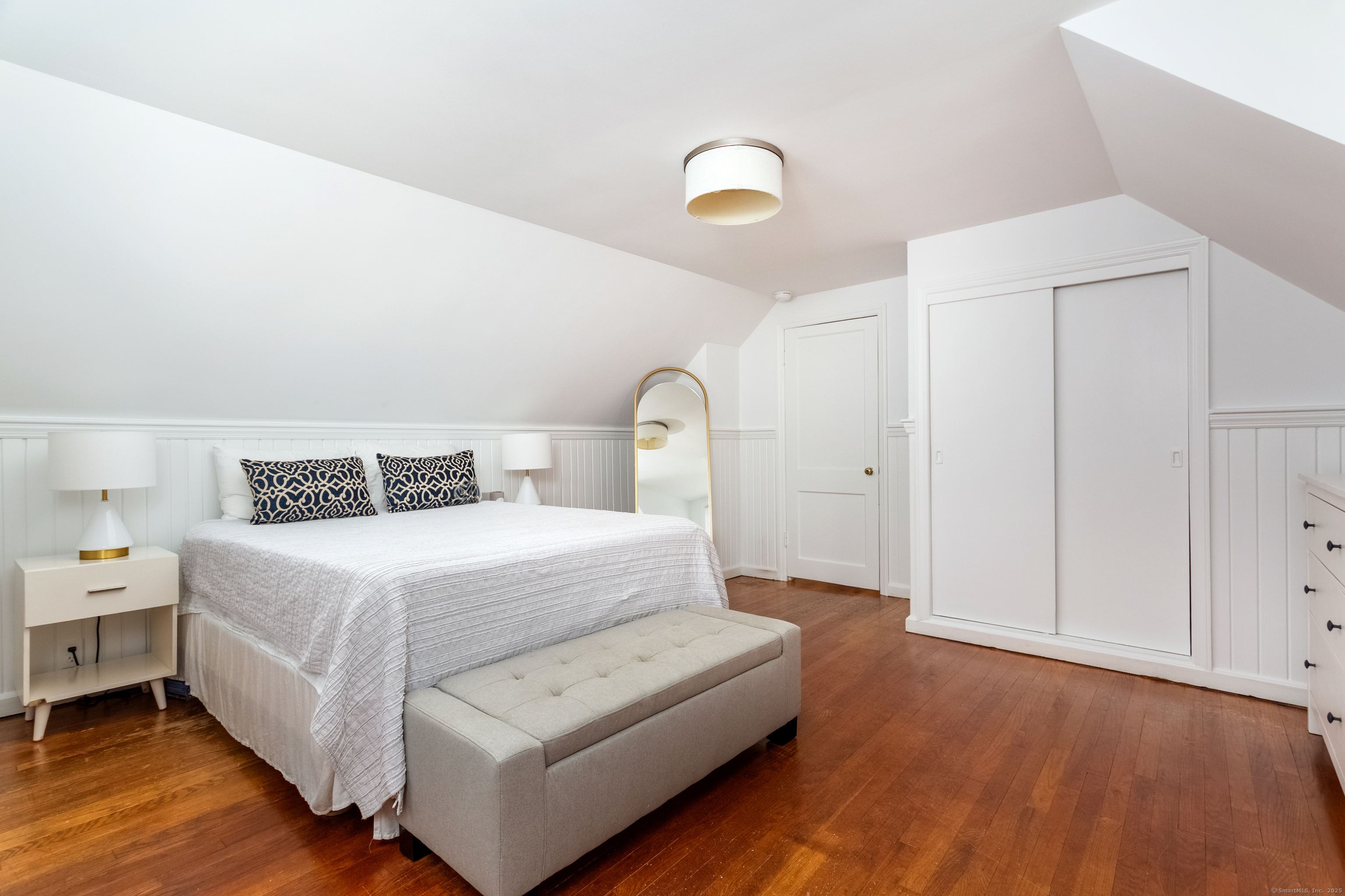 Norwalk, Connecticut 06851, United States, 3 Bedrooms Bedrooms, ,2 BathroomsBathrooms,Residential,Pending,235381