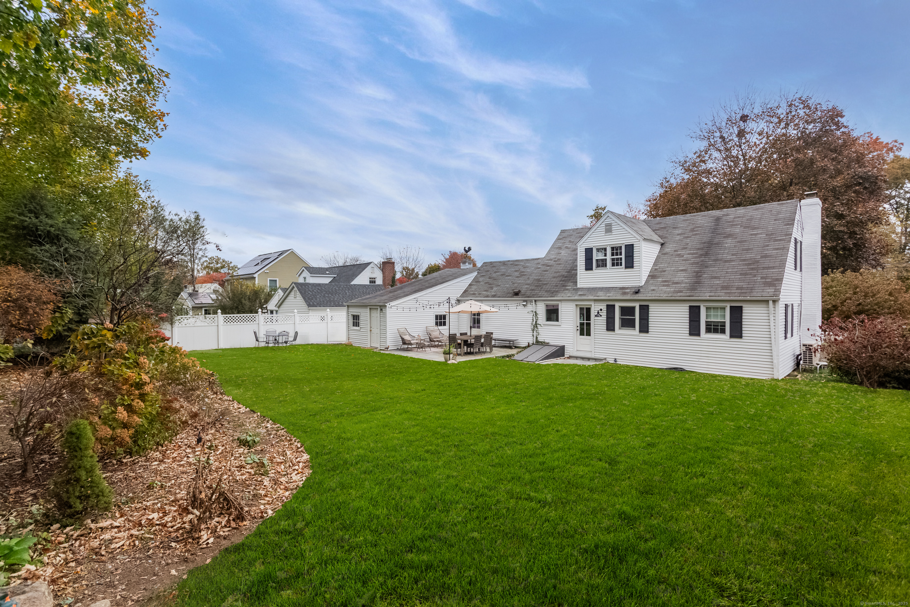 Norwalk, Connecticut 06851, United States, 3 Bedrooms Bedrooms, ,2 BathroomsBathrooms,Residential,Pending,235381