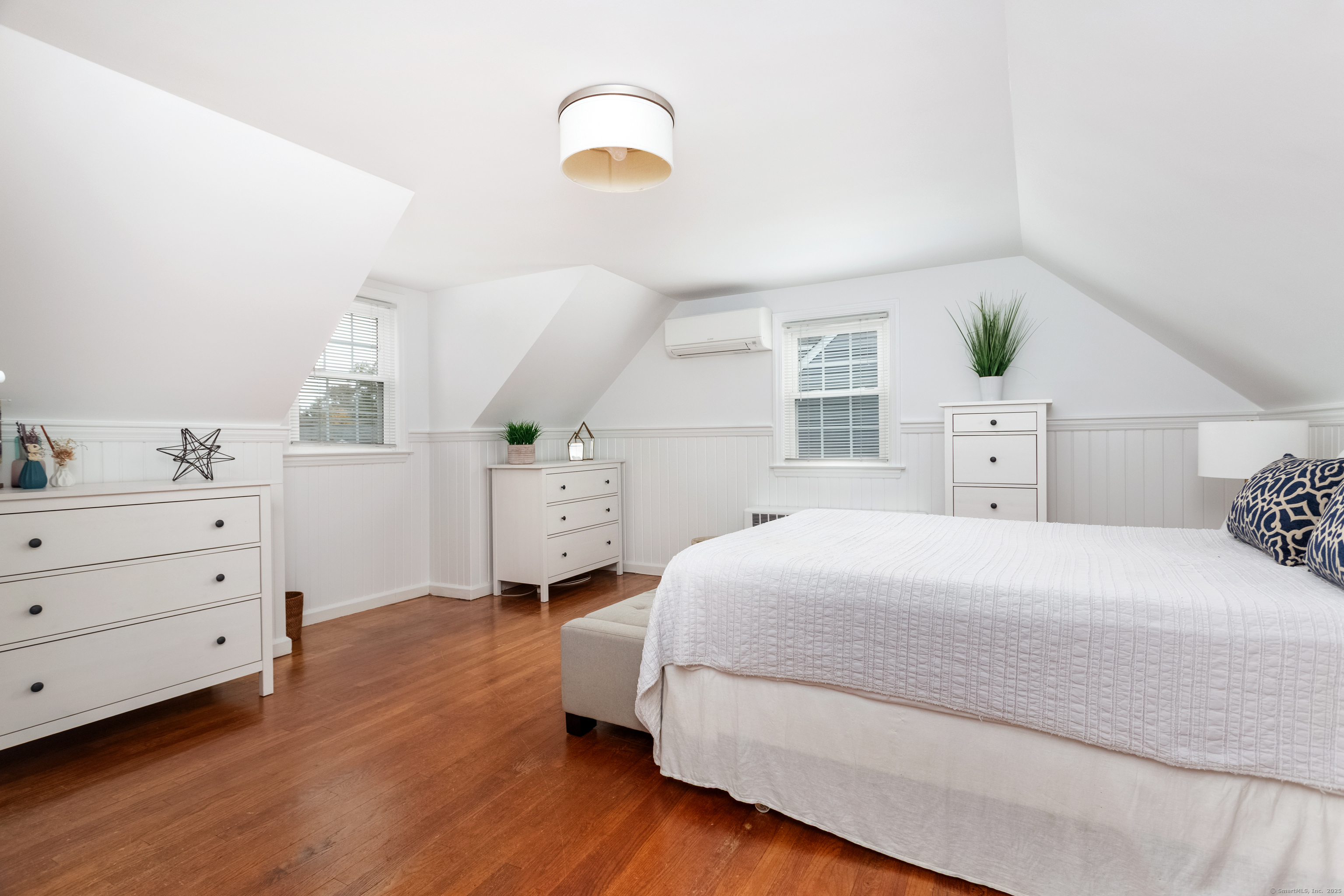 Norwalk, Connecticut 06851, United States, 3 Bedrooms Bedrooms, ,2 BathroomsBathrooms,Residential,Pending,235381