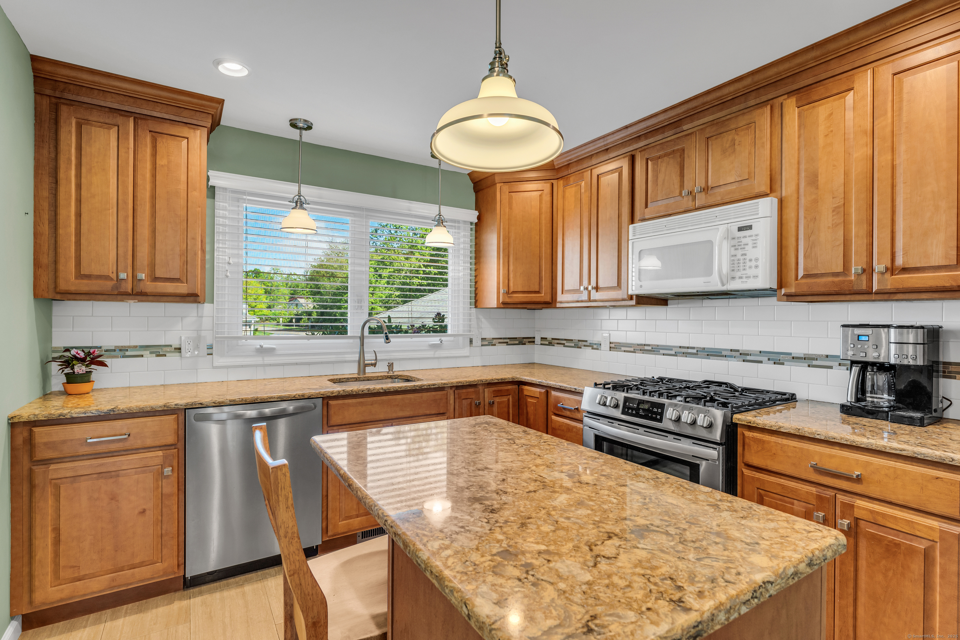 214 Alps Road #37, Branford, Connecticut image 10