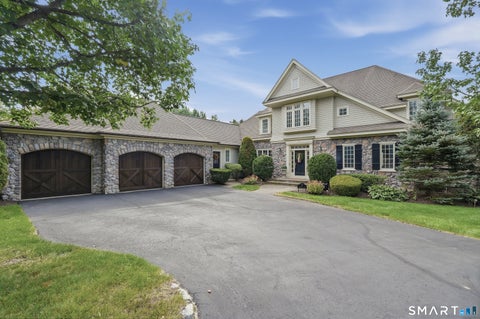 Tiny photo for 9 Whitehall Court, Middlebury, CT 06762 (MLS # 24204911)