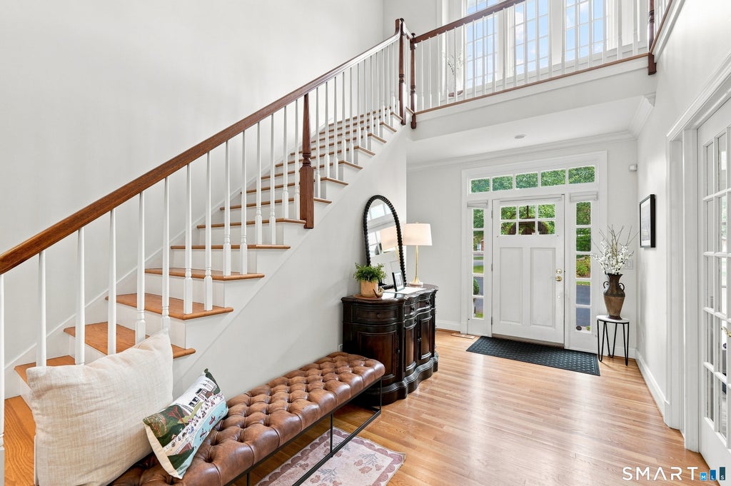 Photo of 9 Whitehall Court, Middlebury, CT 06762 (MLS # 24204911)