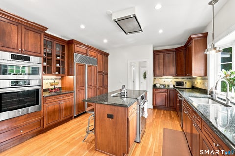 Tiny photo for 9 Whitehall Court, Middlebury, CT 06762 (MLS # 24204911)