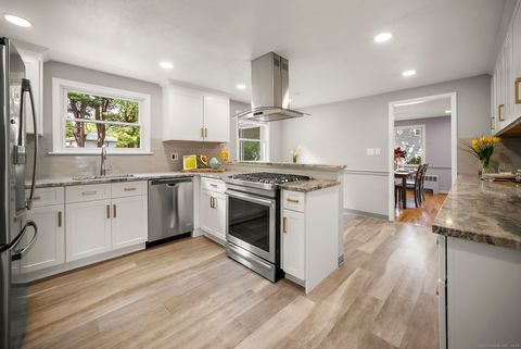 Tiny photo for 8 Tanglewood Road, West Hartford, CT 06117 (MLS # 24134998)