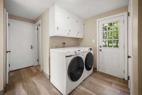 Tiny photo for 8 Tanglewood Road, West Hartford, CT 06117 (MLS # 24134998)