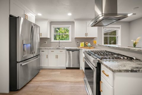 Tiny photo for 8 Tanglewood Road, West Hartford, CT 06117 (MLS # 24134998)